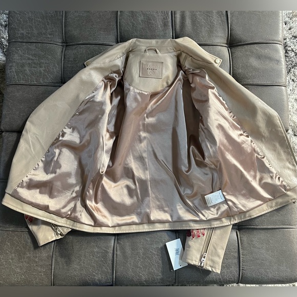 Blanknyc Embroidered Jacket - Picture 14 of 16
